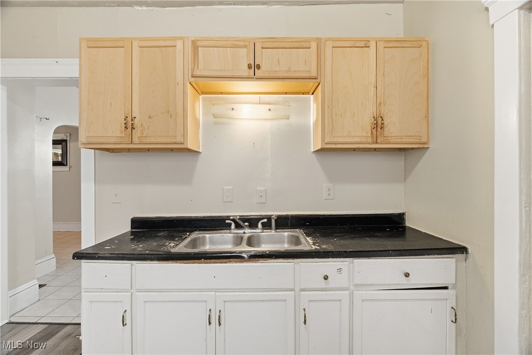 127 Charles Court Elyria OH 44035