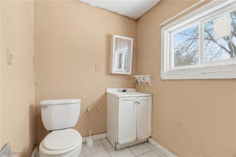 127 Charles Court Elyria OH 44035
