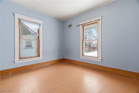 127 Charles Court Elyria OH 44035