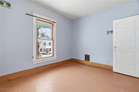 127 Charles Court Elyria OH 44035
