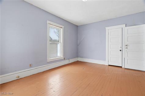 127 Charles Court Elyria OH 44035
