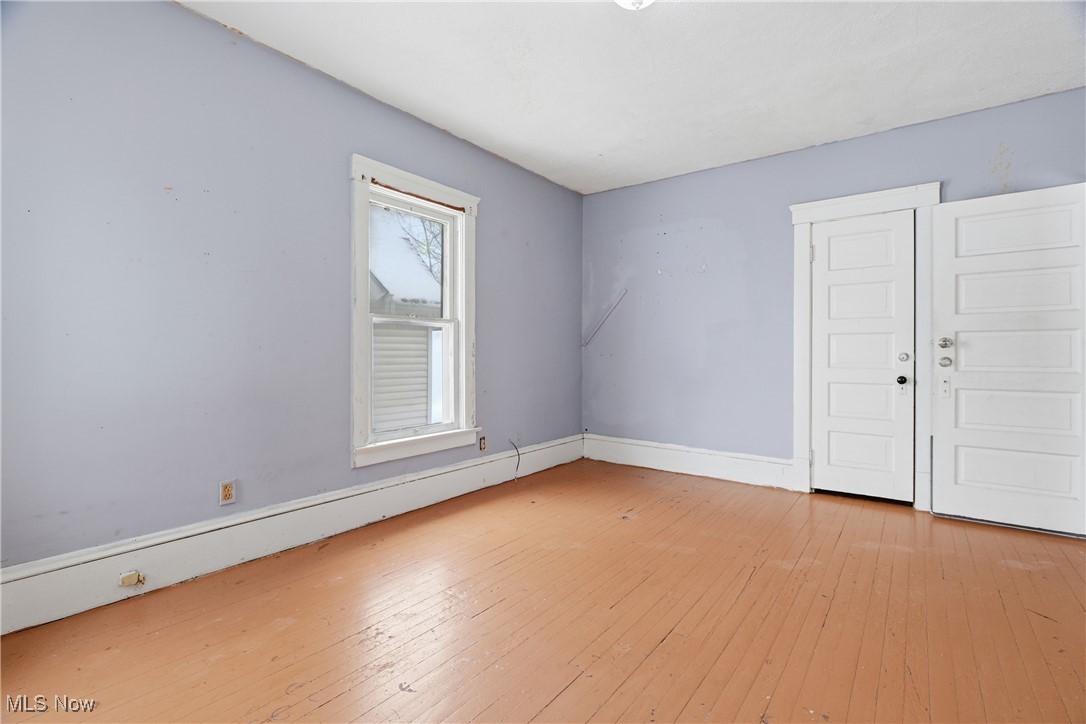 127 Charles Court Elyria OH 44035