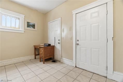 127 Charles Court Elyria OH 44035