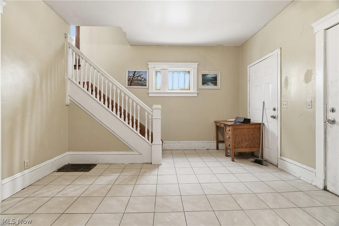 127 Charles Court Elyria OH 44035