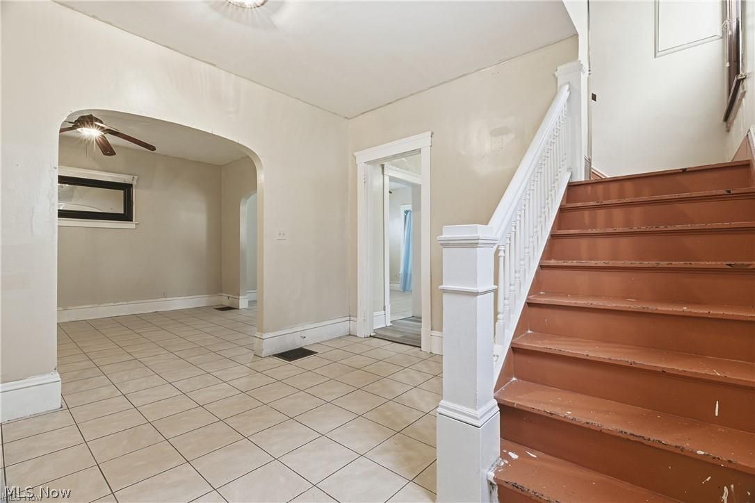127 Charles Court Elyria OH 44035