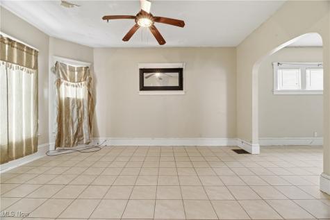 127 Charles Court Elyria OH 44035
