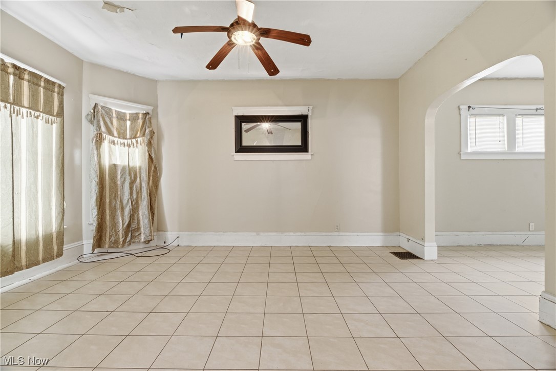 127 Charles Court Elyria OH 44035