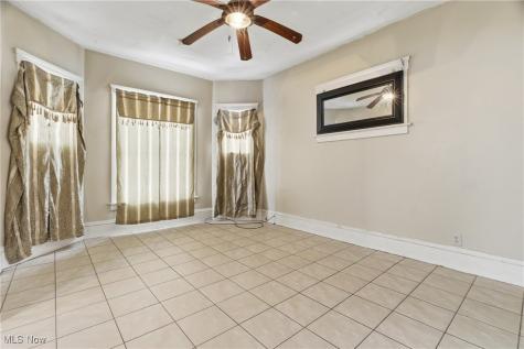 127 Charles Court Elyria OH 44035