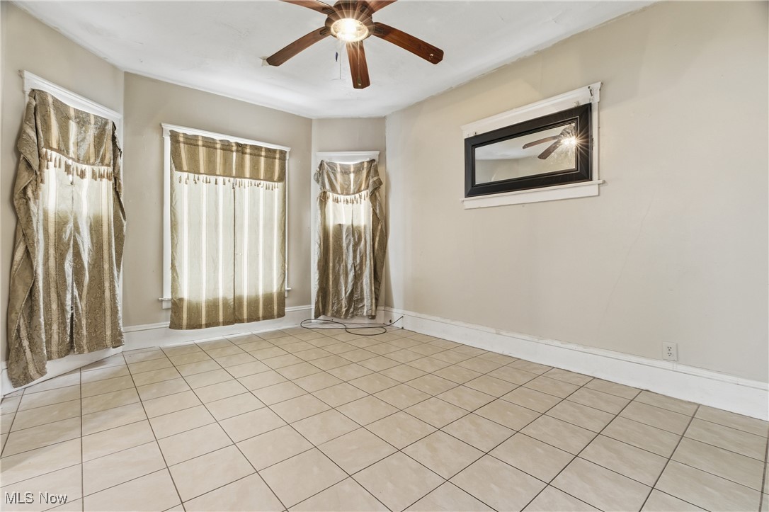 127 Charles Court Elyria OH 44035