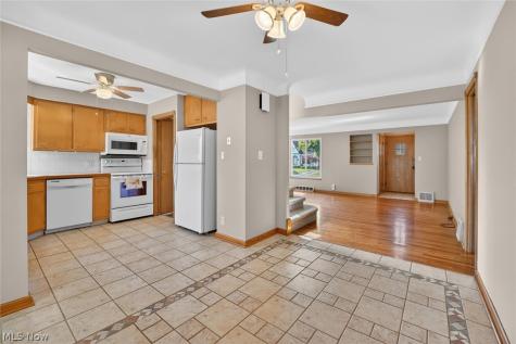 8020 Whitehaven Drive Parma OH 44129