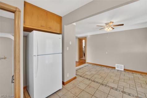 8020 Whitehaven Drive Parma OH 44129