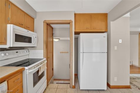 8020 Whitehaven Drive Parma OH 44129