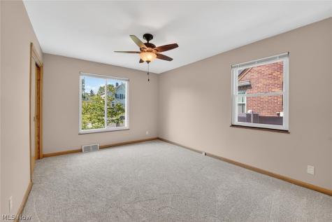 8020 Whitehaven Drive Parma OH 44129