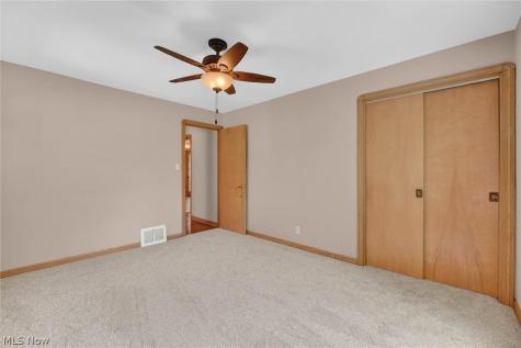 8020 Whitehaven Drive Parma OH 44129