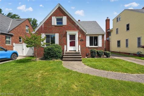 8020 Whitehaven Drive Parma OH 44129
