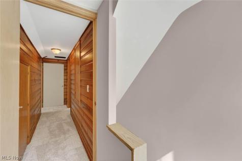 8020 Whitehaven Drive Parma OH 44129