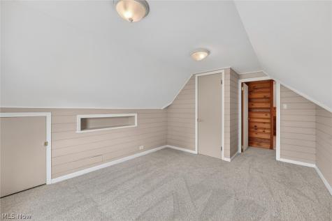 8020 Whitehaven Drive Parma OH 44129