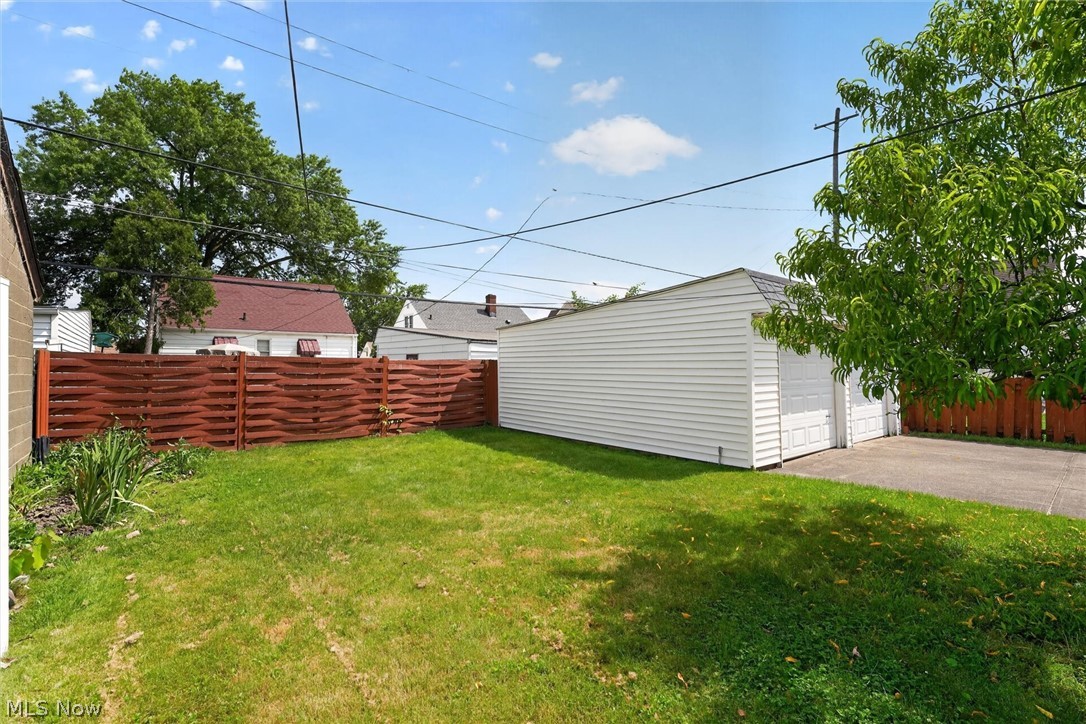 8020 Whitehaven Drive Parma OH 44129