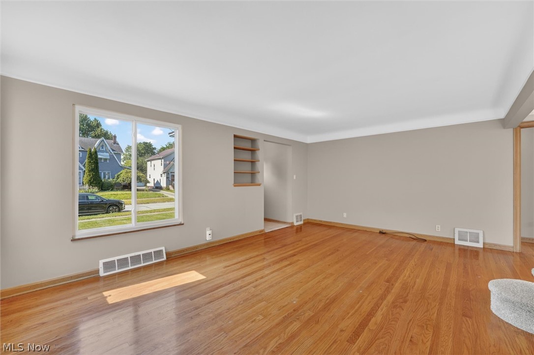 8020 Whitehaven Drive Parma OH 44129