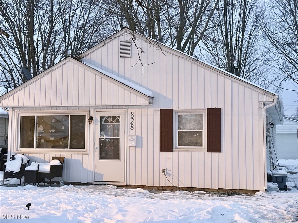 828 S Logan Street Elyria OH 44035