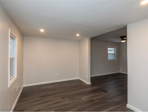 828 S Logan Street Elyria OH 44035