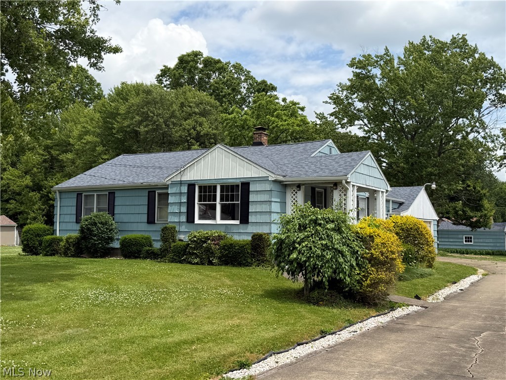 612 Briggs Leavittsburg OH 44430