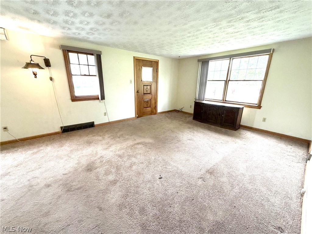 612 Briggs Leavittsburg OH 44430