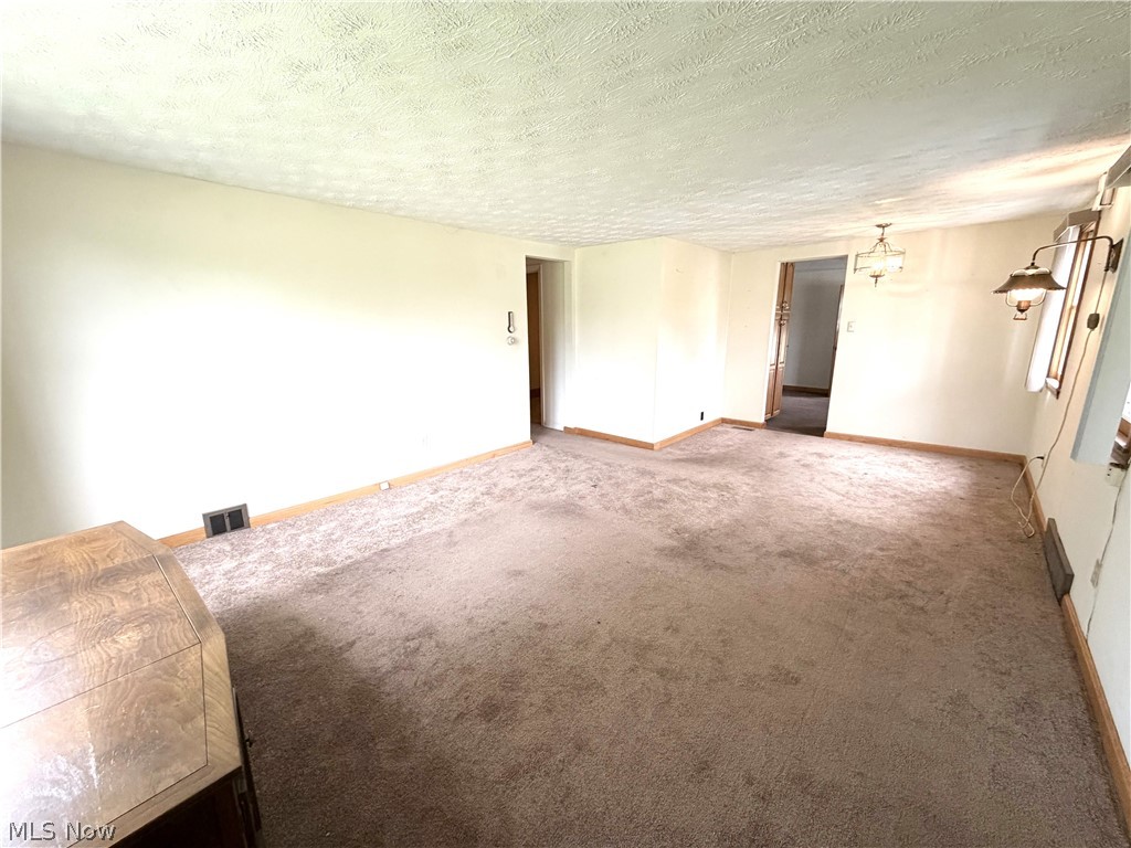 612 Briggs Leavittsburg OH 44430