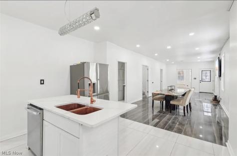 5811 Madison Avenue Cleveland OH 44102