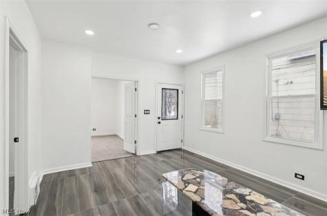 5811 Madison Avenue Cleveland OH 44102