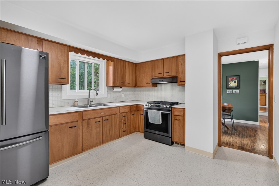 15521 Frick Court Cleveland OH 44111