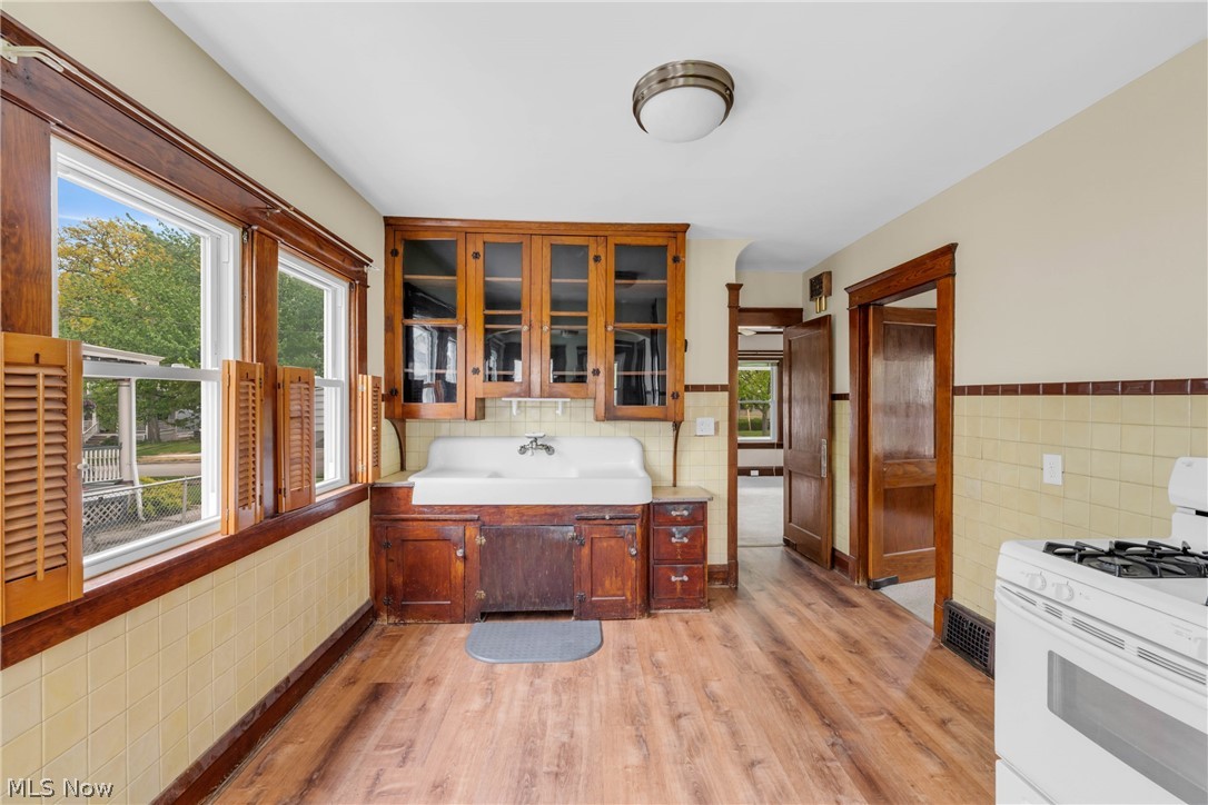 1510 Lakewood Avenue Lakewood OH 44107