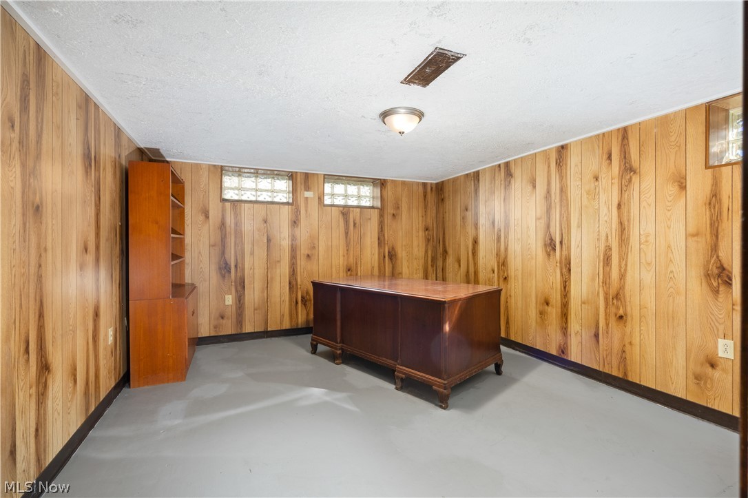 7413 Ward Road Parma OH 44134