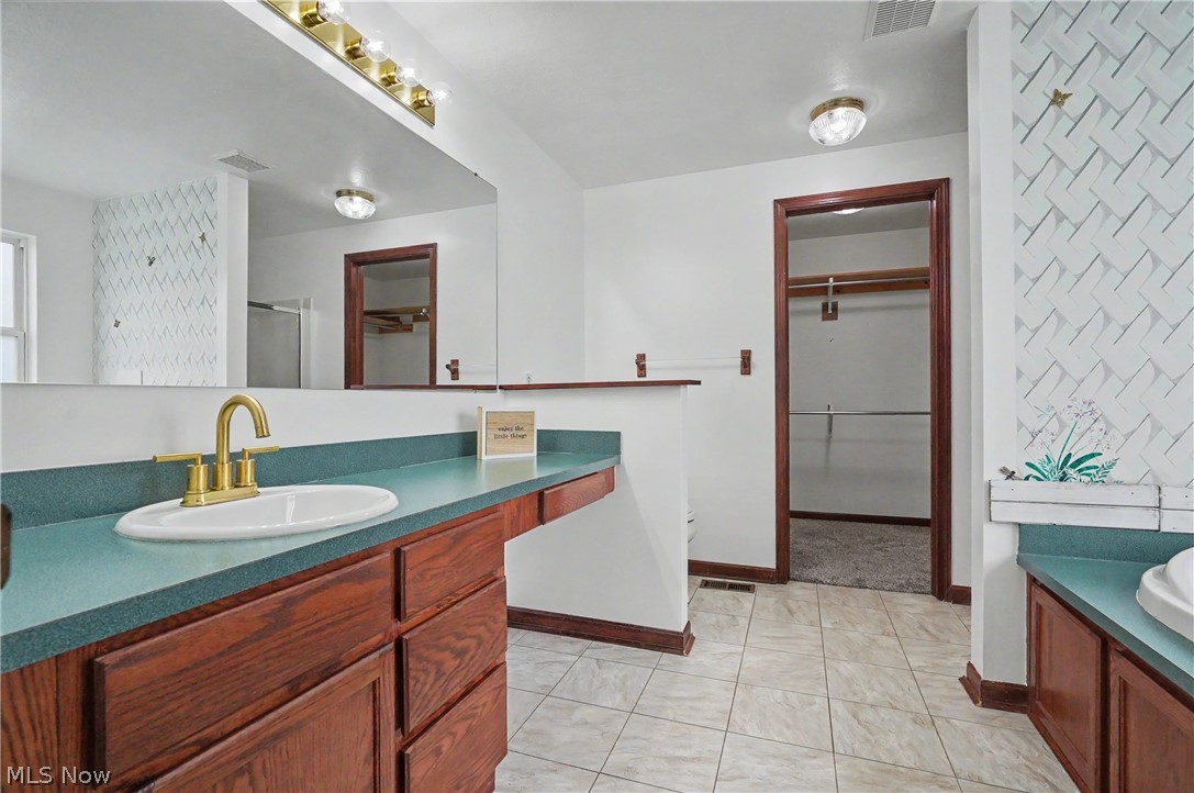 95 Cheyenne Drive Girard OH 44420