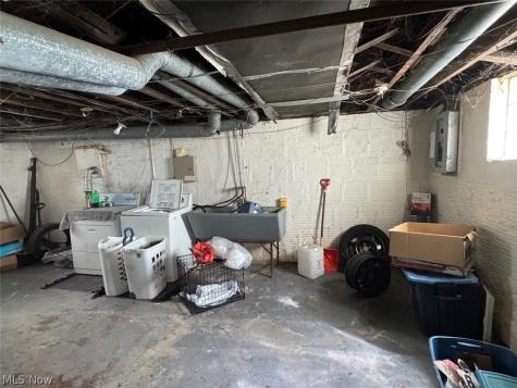 899 Lawton Street Akron OH 44320