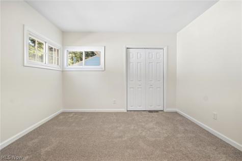 221 Carnegie Youngstown OH 44515