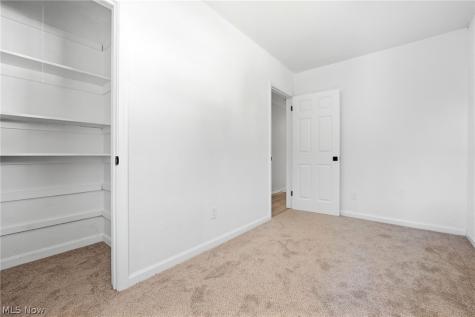 221 Carnegie Youngstown OH 44515