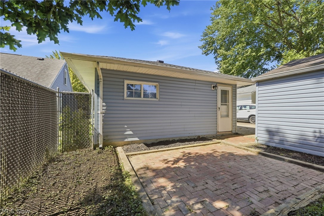 221 Carnegie Youngstown OH 44515
