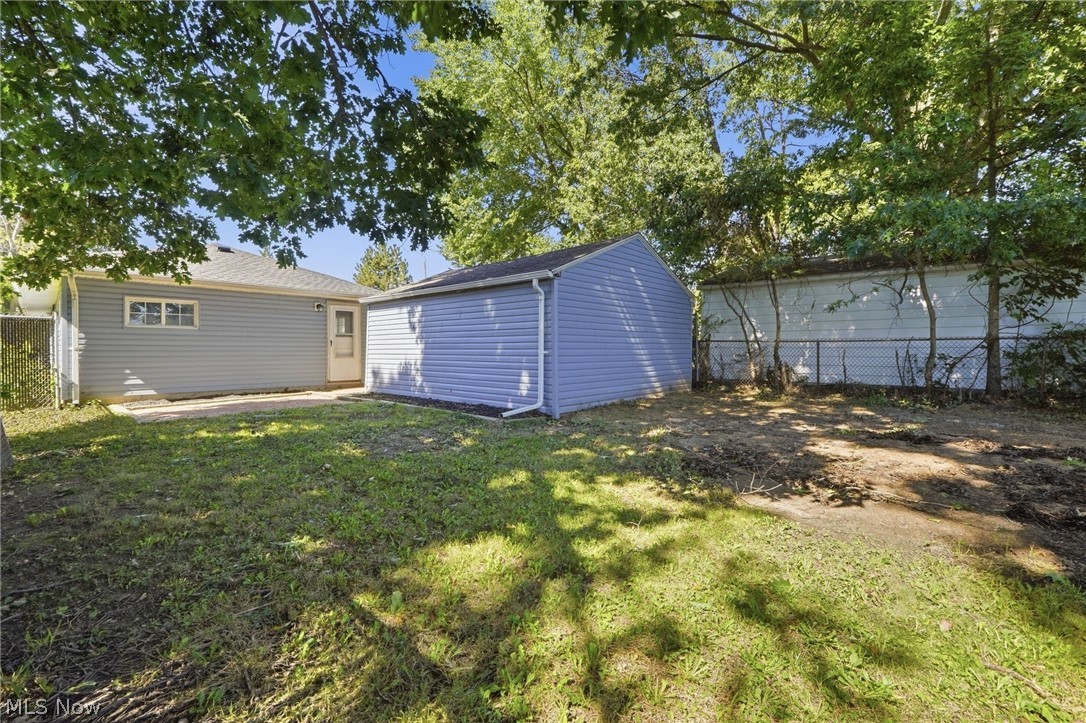 221 Carnegie Youngstown OH 44515