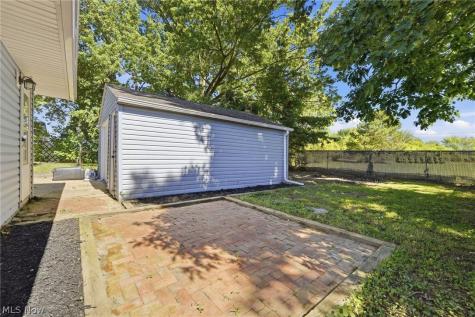 221 Carnegie Youngstown OH 44515