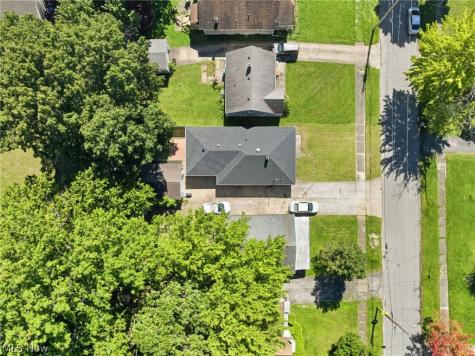 221 Carnegie Youngstown OH 44515