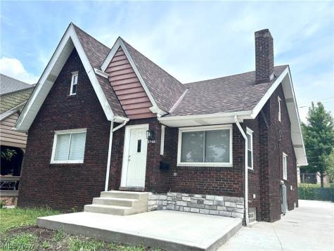 3743 165 Street W Cleveland OH 44111