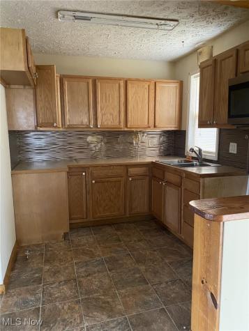 3211 Kneirim Drive Lorain OH 44053
