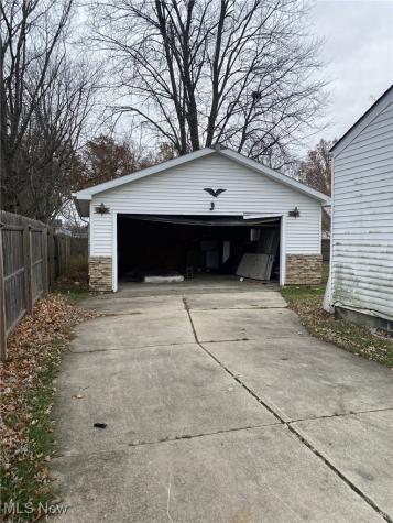 3211 Kneirim Drive Lorain OH 44053