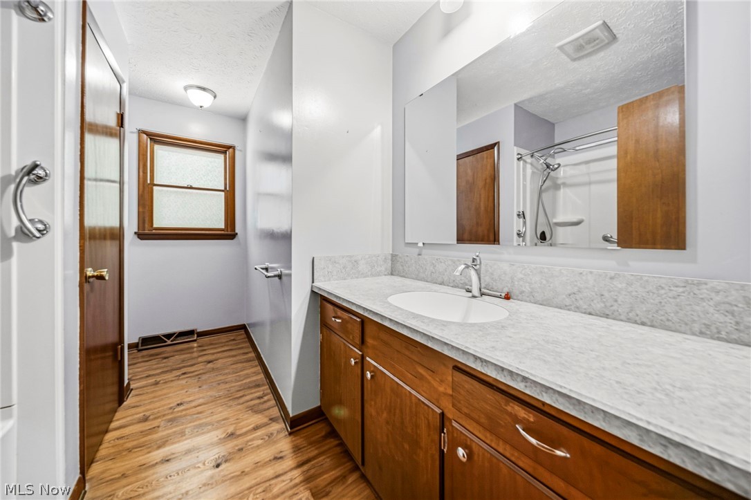 16320 Farley Road Middlefield OH 44062