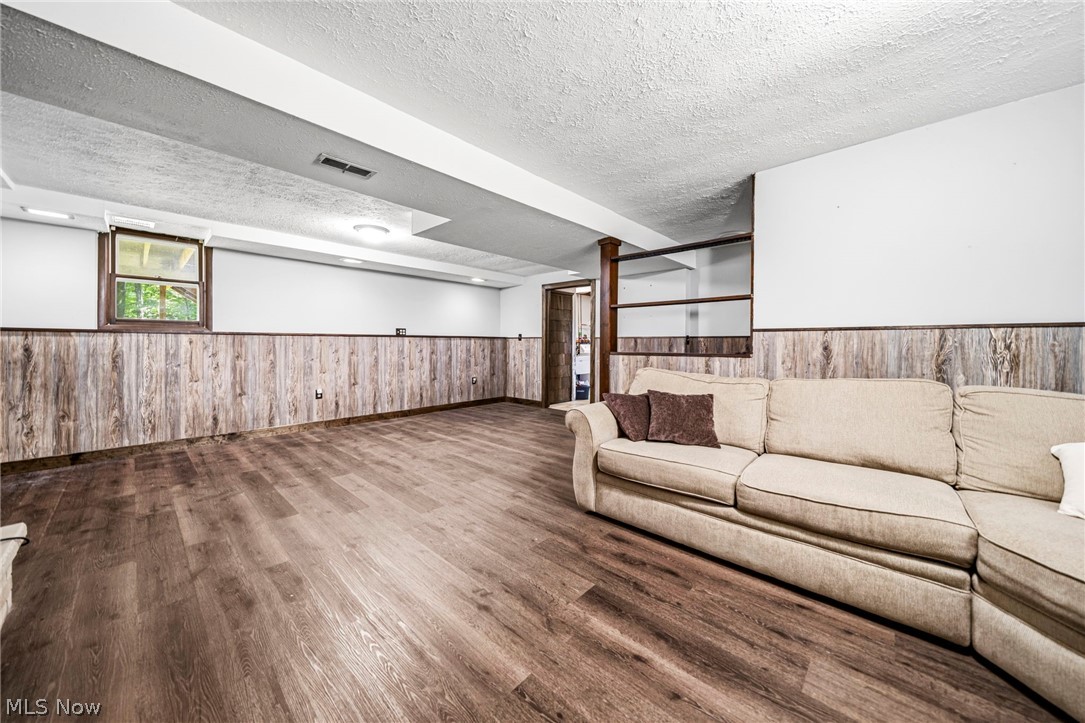 16320 Farley Road Middlefield OH 44062