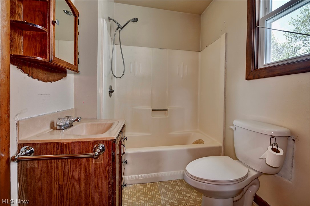 7201 State Route 534 West Farmington OH 44491