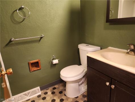 1168 Everbright Drive Uniontown OH 44685