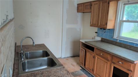 1663 Highview Avenue Akron OH 44301