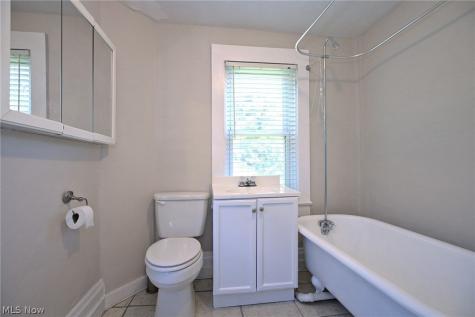 519 Wellington Avenue Akron OH 44305